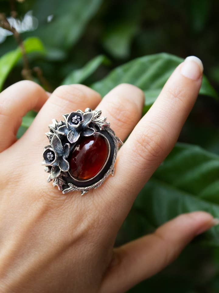 Ember Bloom: Anillo de Granate Hessonita, AR- 7492 para venta al por mayor de Ambra Jewels