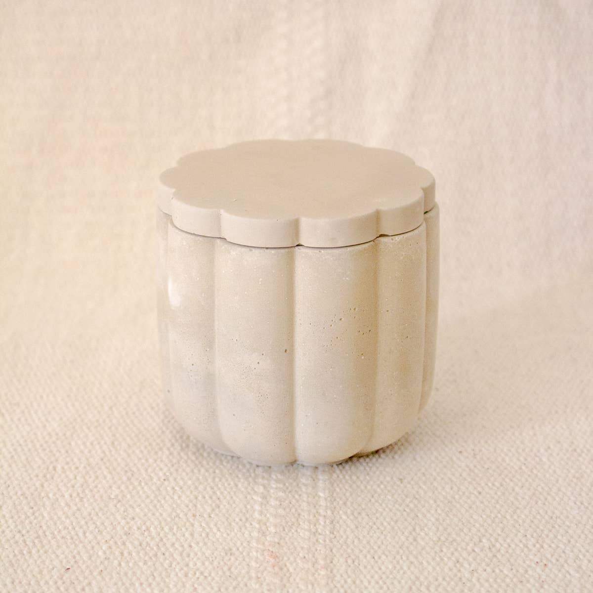 Moderniche - Wholesale Candle Holder - 7oz Empty Concrete Candle Jar  w/ Lid Option - Scallop Style9