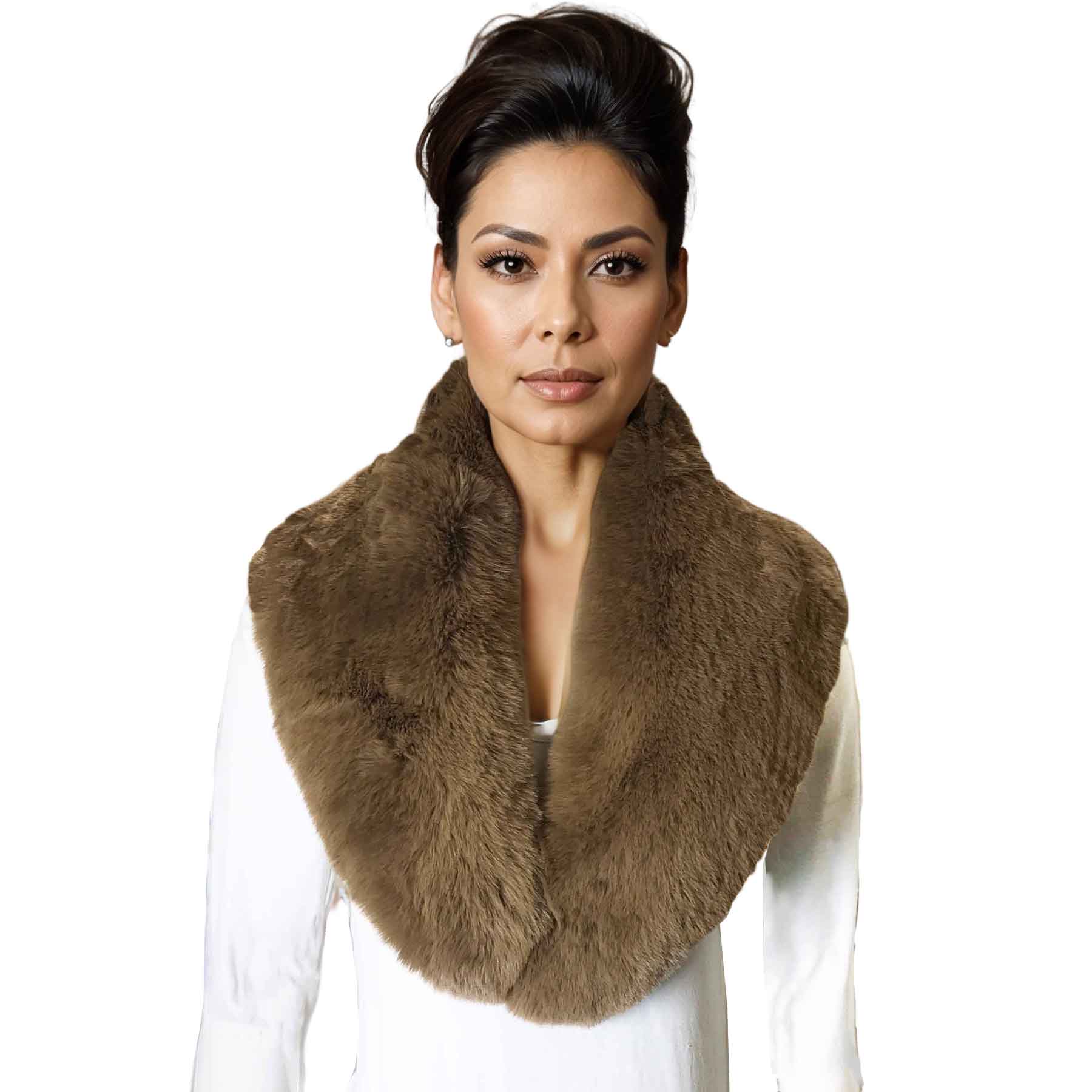 The Magic Scarf Company - Wholesale Fur/Faux Fur Coat - Women's - LC3800 - Faux Fur Collars10