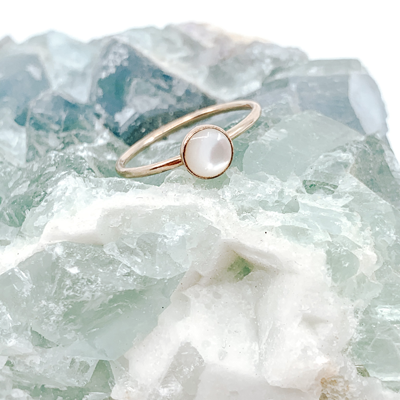 Mineral and Matter - Wholesale Single Stone/Solitaire Ring - Mother of Pearl Medium White Pearl Classic Ring2