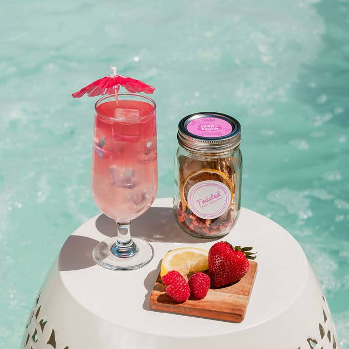 Twisted Craft Cocktails - Wholesale DIY Drink Kit - Craft Cocktail Starter Set (Infusion)1