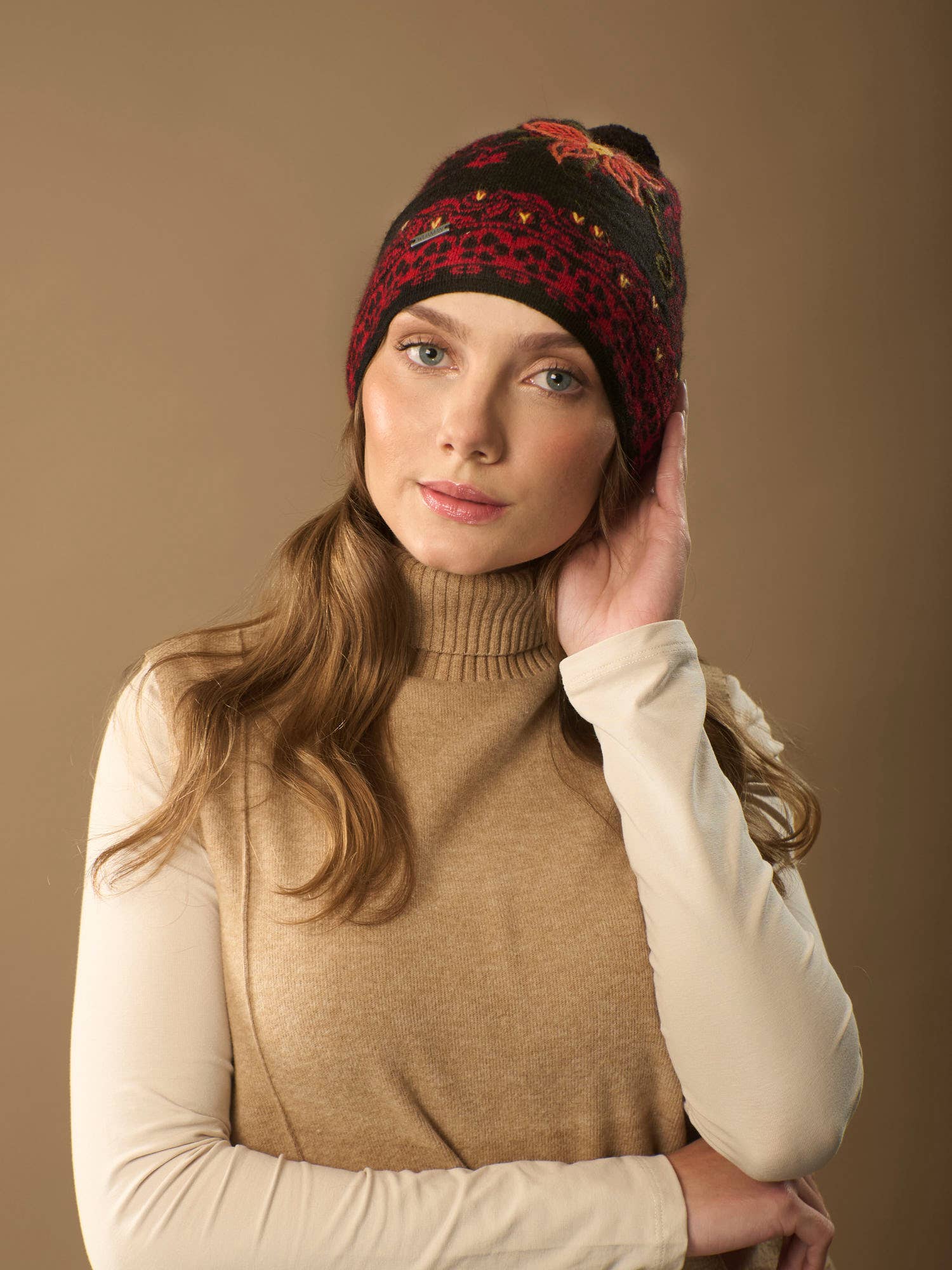 WUAMAN - Alpaca - Wholesale Beanie - Women's - Emilia Alpaca Hat | Hand Embroidery Alpaca Hat3