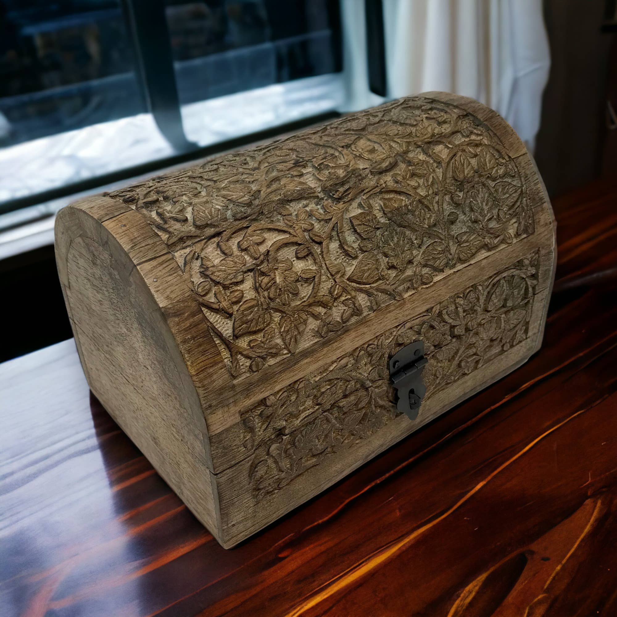 Wilco Home – wholesale Decorative box – Hand-Carved Wood "Vines" Hinged Box Table Chest2