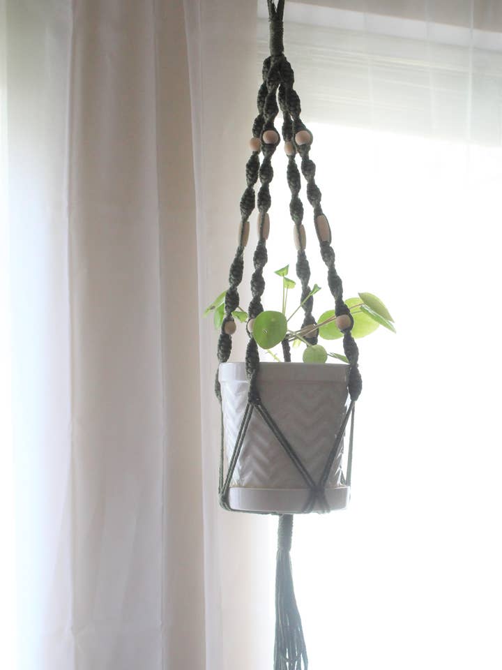 Cintre pour plantes de petite à moyenne taille, vert armée pour la vente par The Crafty Glammie