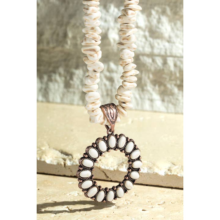 Urbanista – wholesale Pendant/charm necklace – Semi Stone Circle Pendant Necklace