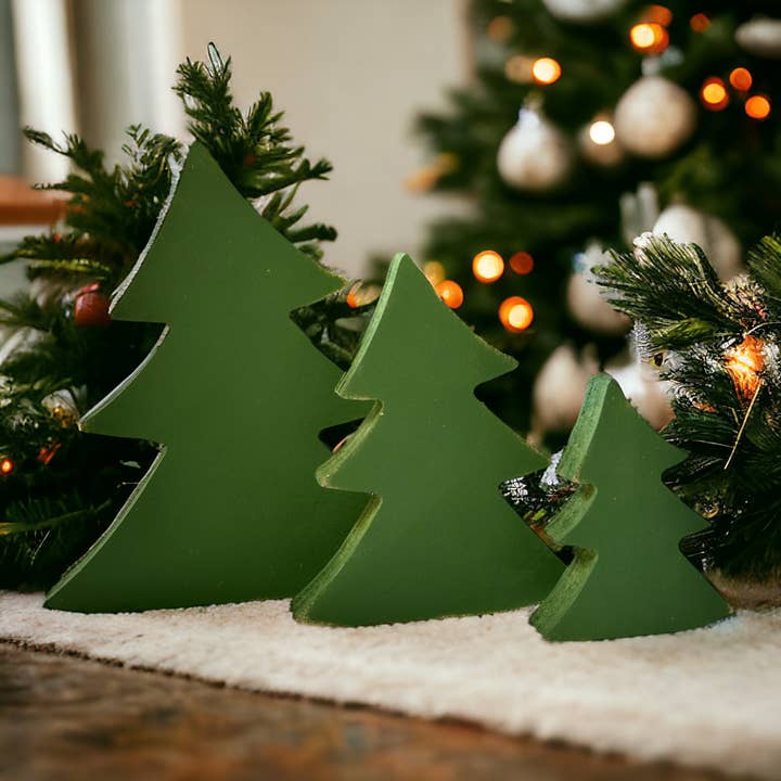 Inkwood Crafters - Wholesale Christmas Decoration - Primitive/Rustic Wood Christmas/Winter Tree - Leaning