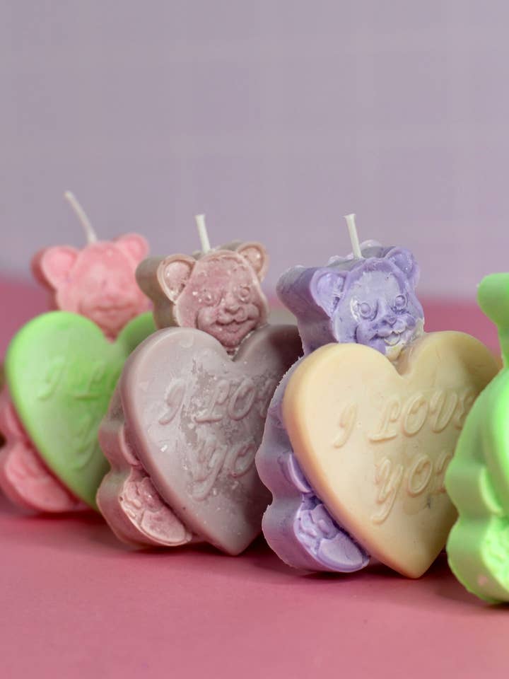 Lovely Bear Candle for wholesale by Meet me at the corner