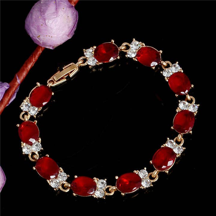 Bracelet de créateur en strass rouge rubis pour la vente par Sassy Jewelry Collection