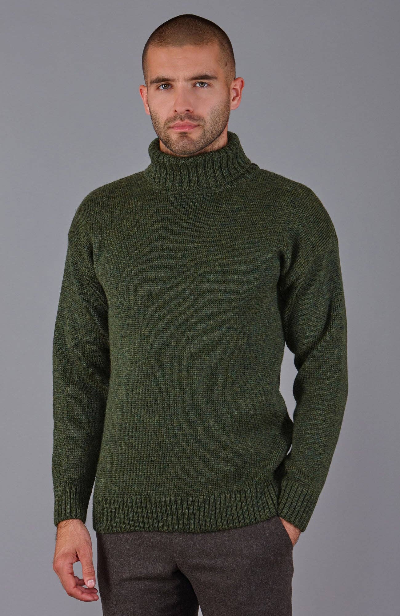 Paul James Knitwear - Vendita all'ingrosso Maglione tricot - Uomo - The Modern Submariner - Maglione in lana merino con collo alto18
