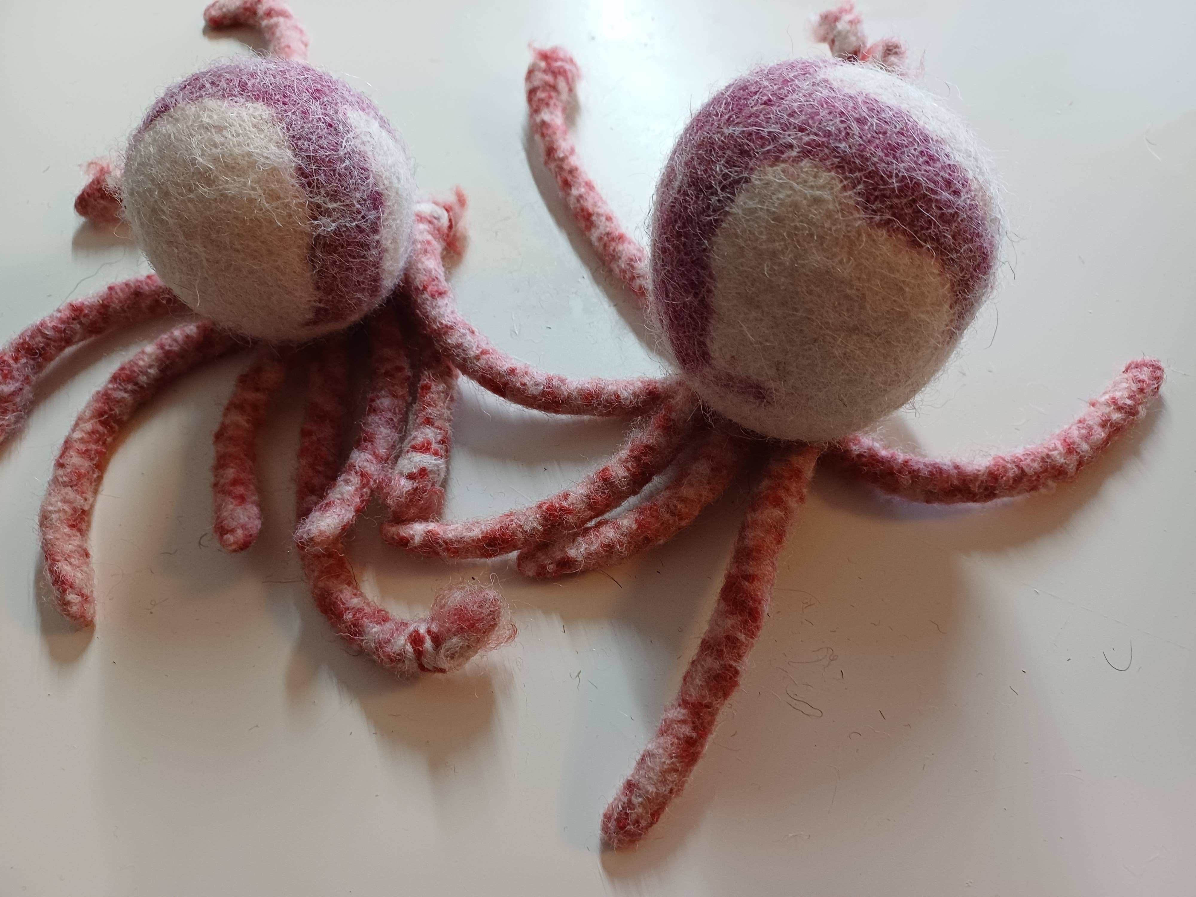 herzundhund - Wholesale Pet Toy - Dog - Octopus Made of Organic Wool Felt0