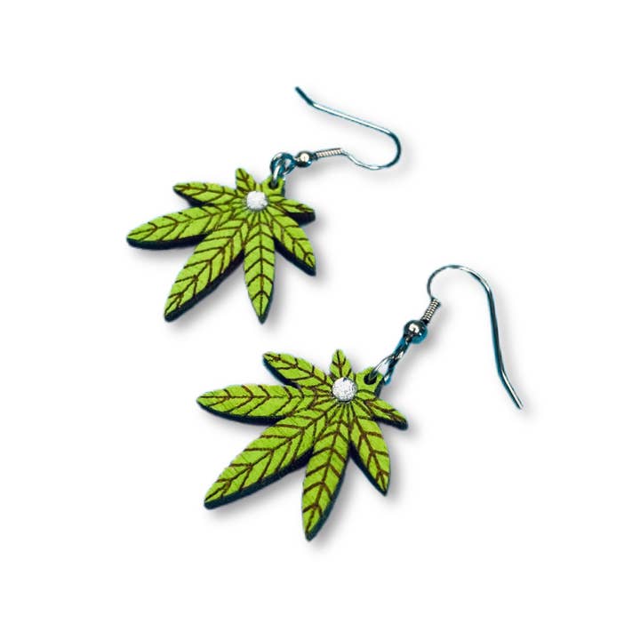 Brave Wimp - Venta al por mayor Pendientes colgantes - Pendientes gancho francés de hoja de marihuana de madera
