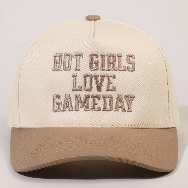 Fashion City – Engroshandel Trucker hat - Dame – HOT GIRLS LOVE GAMEDAY Broderet Trucker Hat9