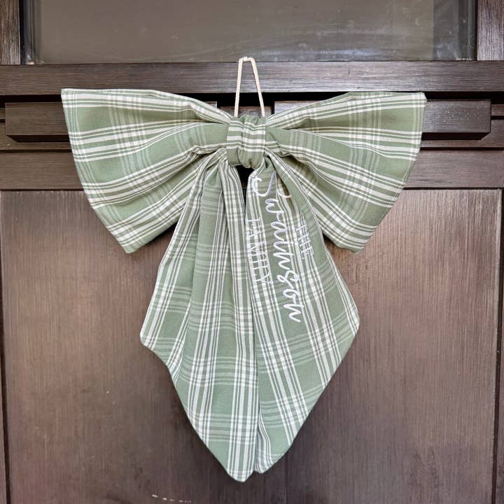 Nœud surdimensionné personnalisé pour porte d'entrée – Nœud de porte avec nom personnalisé pour la vente par Swain Co. Embroidery & Press