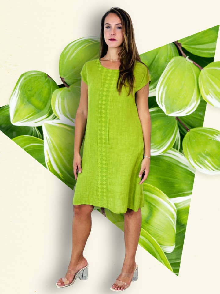 REF 15982 ABITO CORTO IN PIZZO CENTRALE 100% LINO per la vendita all'ingrosso da parte di Linen & More