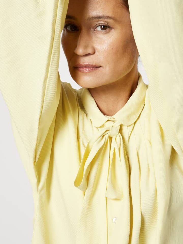 Blusa con lazo desmontable de viscosa estructurada para venta al por mayor de CharlieMary