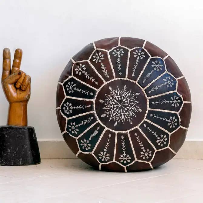 Marokkaanse onbevulde leren poef, donkerbruin voor wholesale door Terracotta Design LTD
