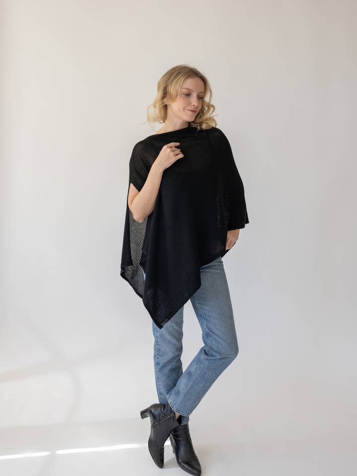 Cocon d'allaitement Sol en noir cendré pour la vente par Petit Sol