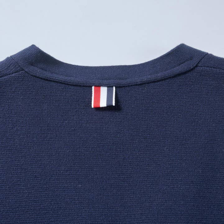 Bleu foncé Cardigan en laine brodé serpent JK201 – Style décontracté à col en V en vente sur Faire9