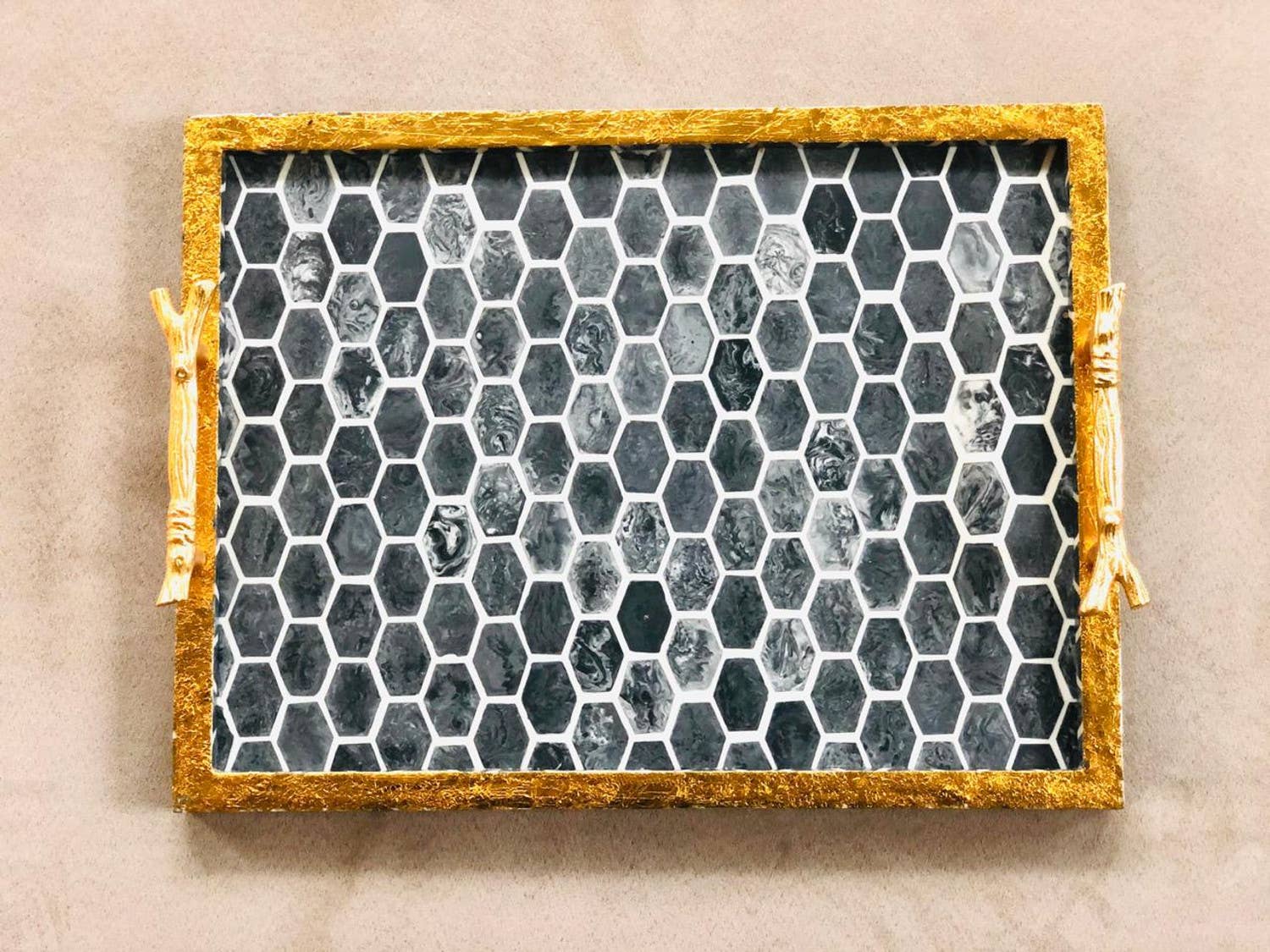 Tiramisu – Bandeja decorativa por atacado – Tabuleiro Decorativo em Resina Cinza - Grande2