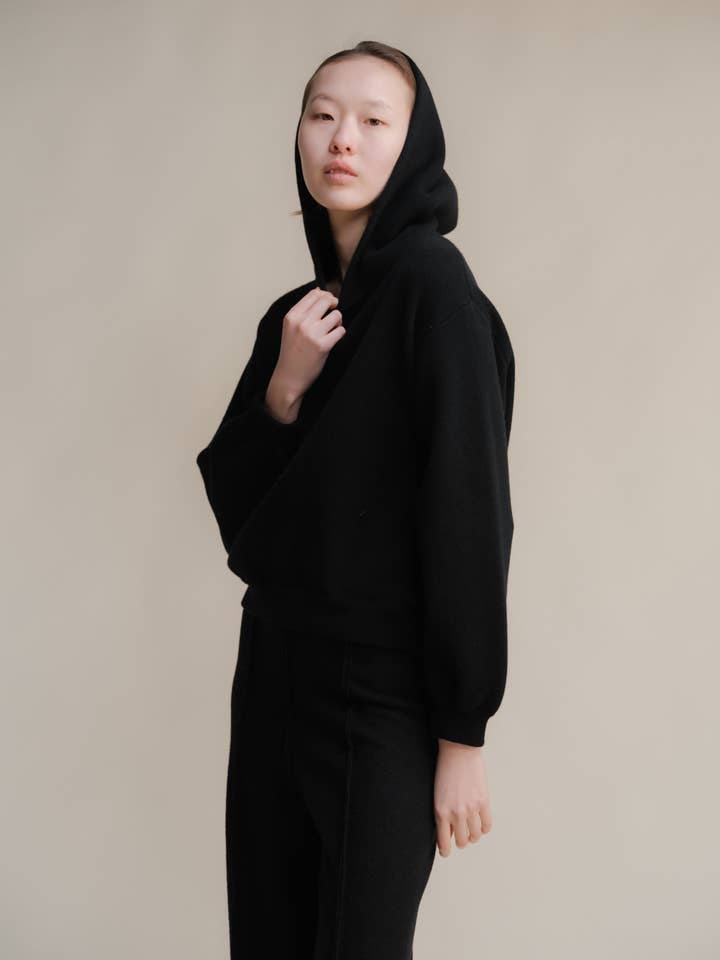 Lèmme - Wholesale Hoodie - Women's - Lambswool Cropped Hoodie