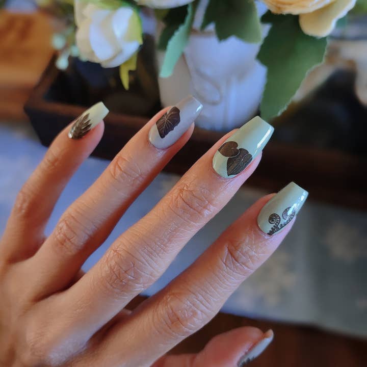 Iwi Nails - Wholesale Nail Art/Decal - Na Lau (Leaves)1