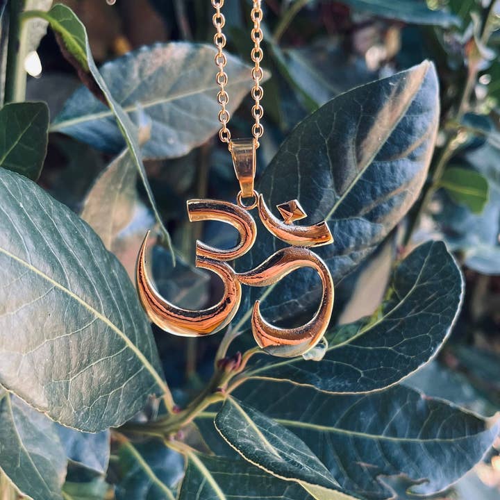 Kaali Boutique - Wholesale Pendant/charm necklace - Gold Ohm Necklace Yoga Boho Jewellery Brass Ethnic Style Bohemian Look Psytrance Tribal Gift for Her Festival Travelling3