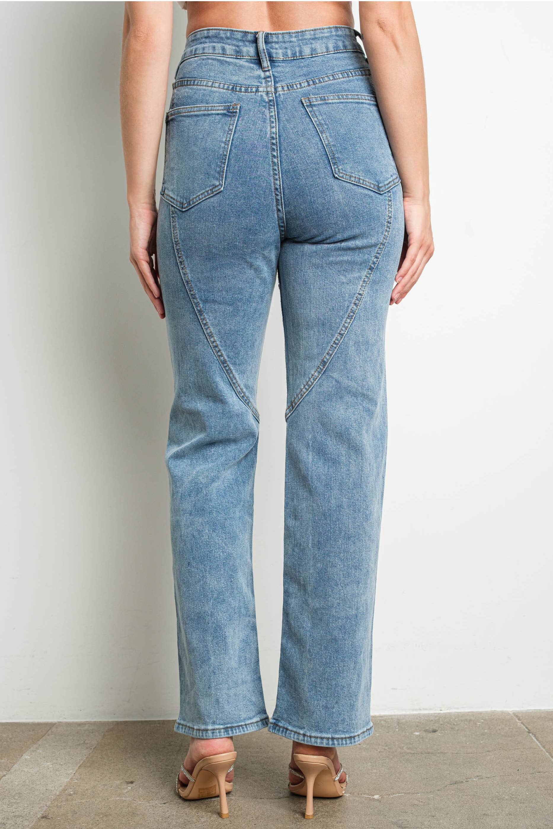 KIWI - Wholesale Jeans - Dames - KIWI spijkerbroek met hoge taille, kuitmodel en strassteen openingen8