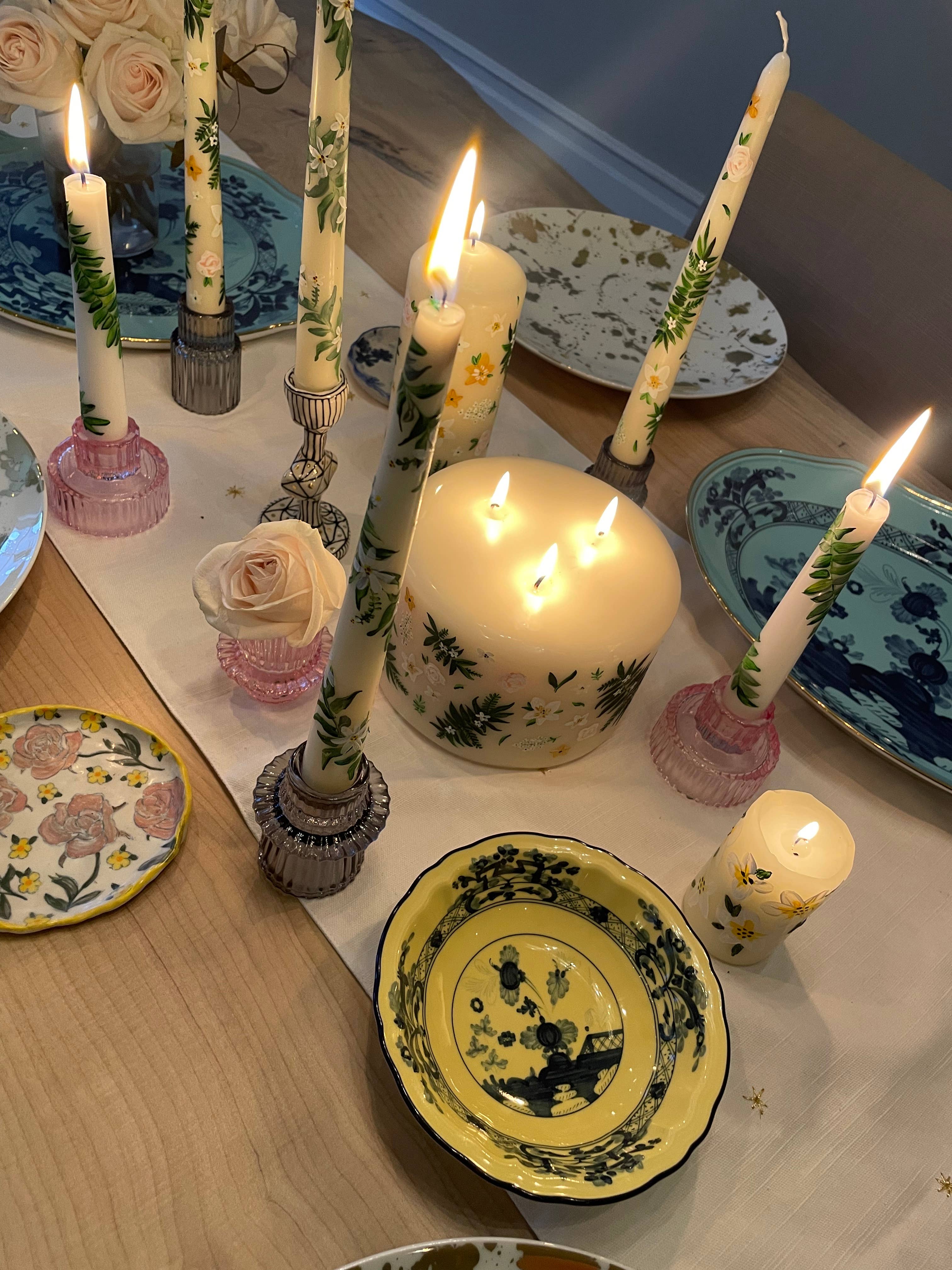 Ashley Myers – wholesale Avsmalnande ljus – Elfenben Magnolia blommig 10 ”koniska ljuspar2