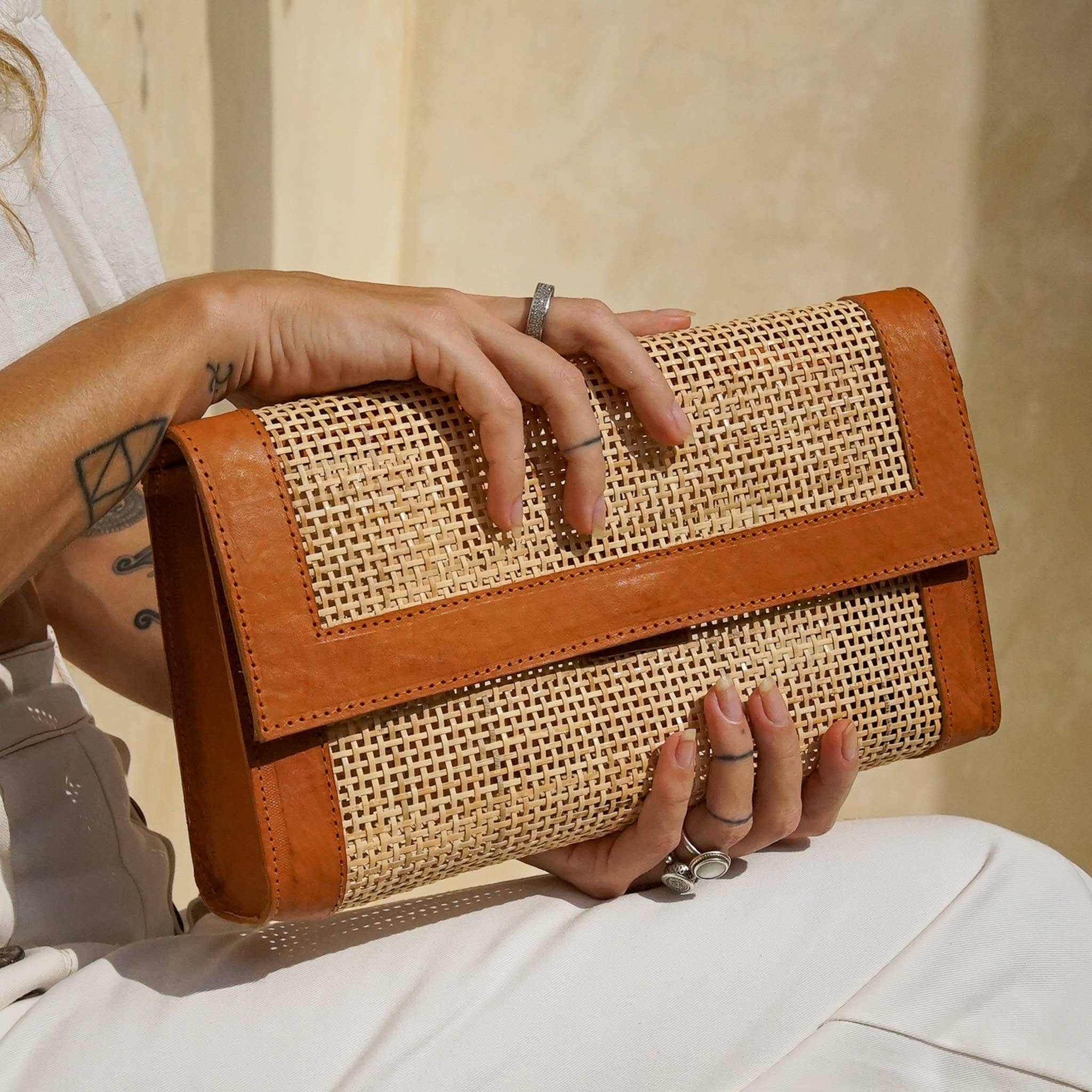 Voyage the Label - Wholesale Clutch bag – women's - Seoul Rattan Bag - Tan 5