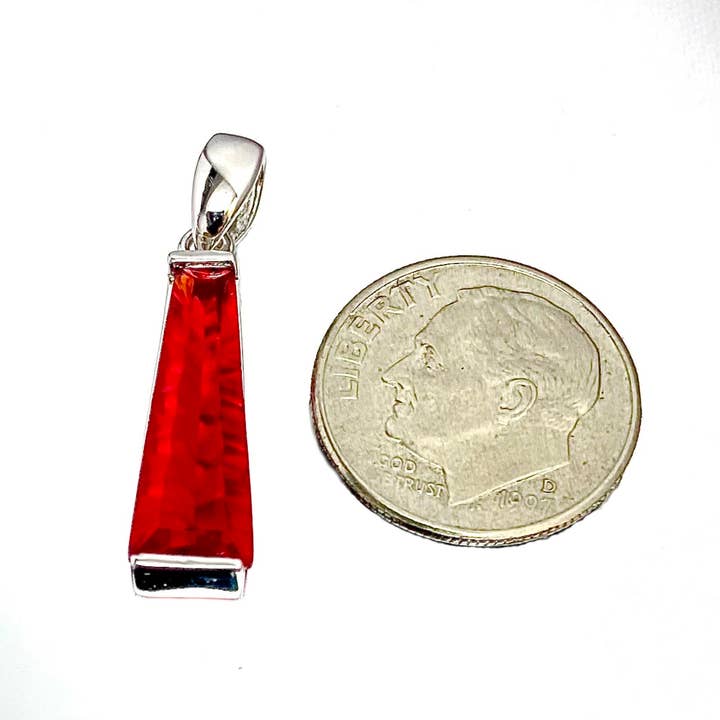 Twan Kee Jewelry - Vente Colliers à pendentif - Pendentif en argent sterling avec hélénite taillée de manière fantaisiste de Mt. St. Helens1