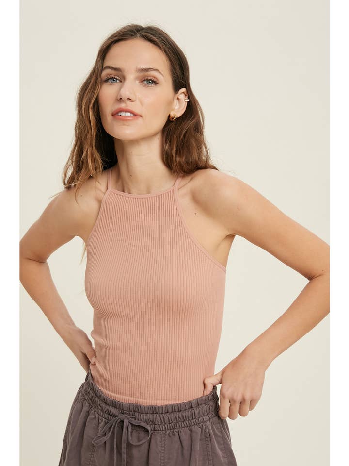 SØMLØS BRAMI MED HØJ HALS MED KRYDSET BAGDETALJE/WL21-6317 for engroshandel hos Wishlist Apparel