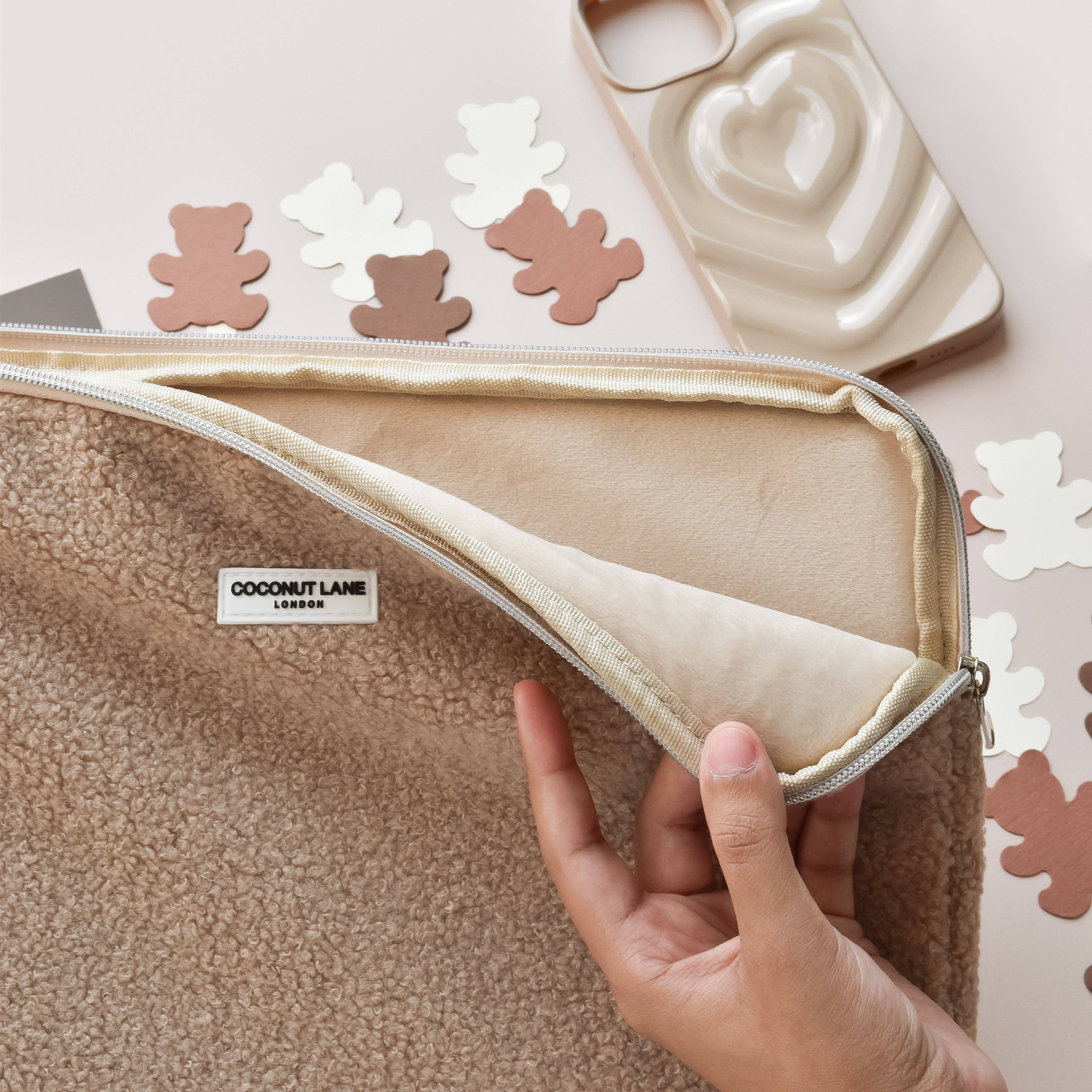 Coconut Lane - Wholesale Laptop/Tablet Case - Women's - Teddy Rupert Laptop5