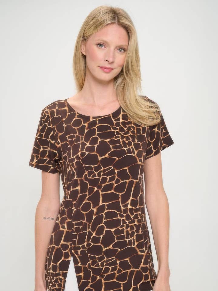 CC Wholesale Clothing – wholesale T-shirt – women's – Hit Round Neck Short Sleeve Slit Top1