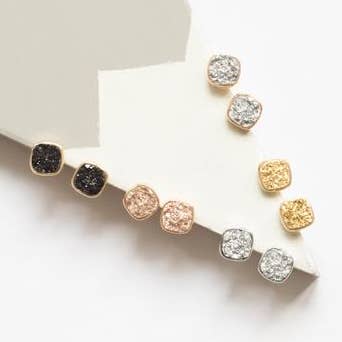 Doreen ørering for engroshandel hos Farm Wife Style