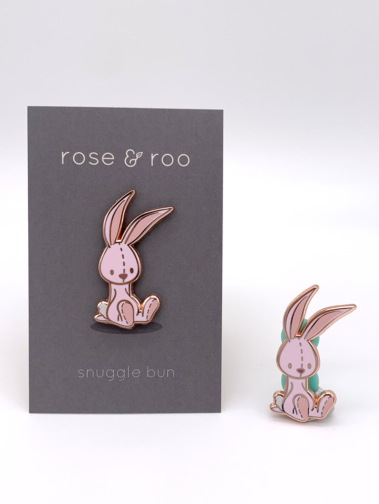 rose & roo - Wholesale Lapel Pin/Button - Snuggle Bun Enamel Pin1