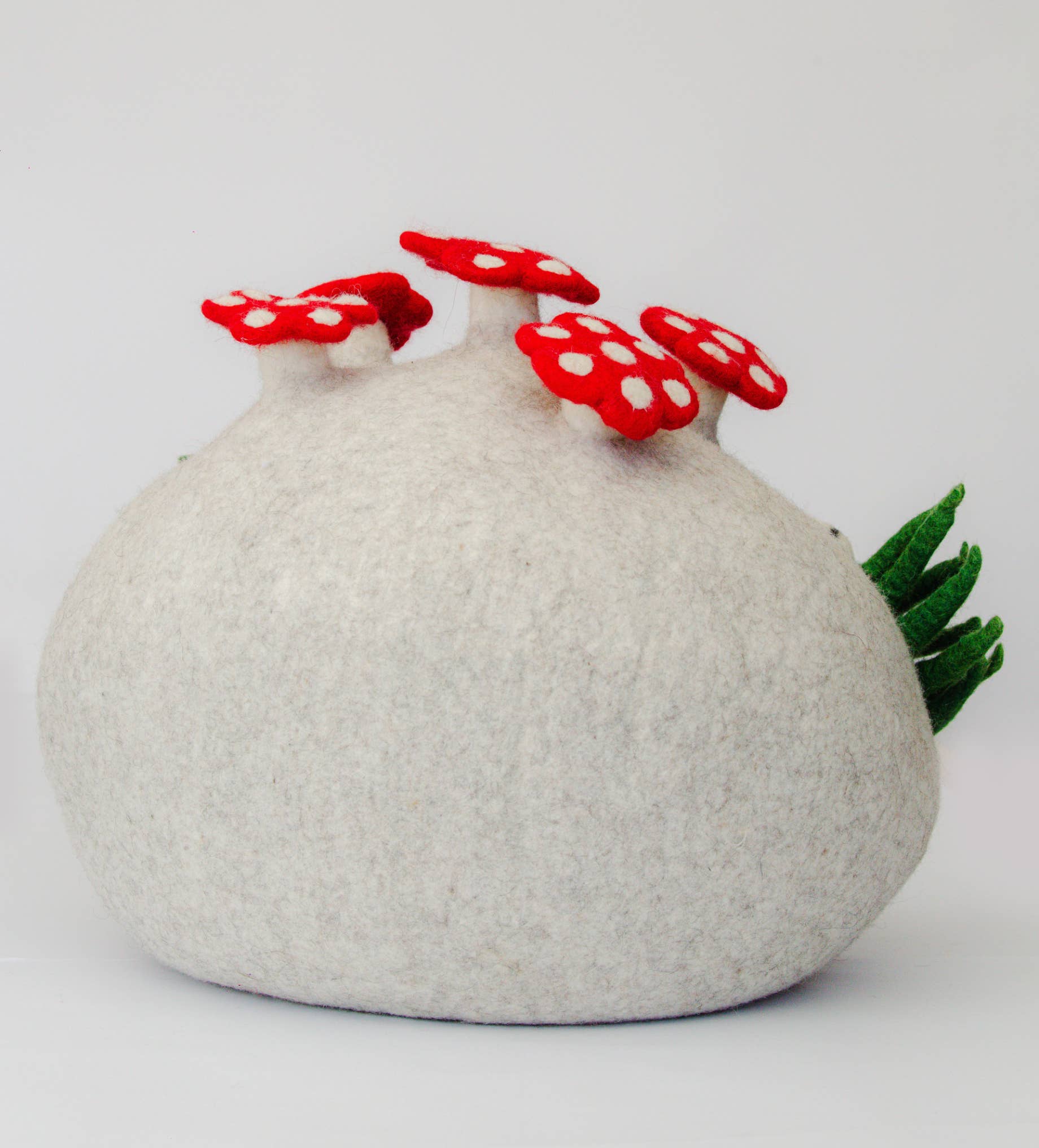 Everest Pet Supply & Gifts - Wholesale Pet Cave - Cat/Dog - Cat Cave Bee Home, 100% Wool, Felted, Handmade, Grey2