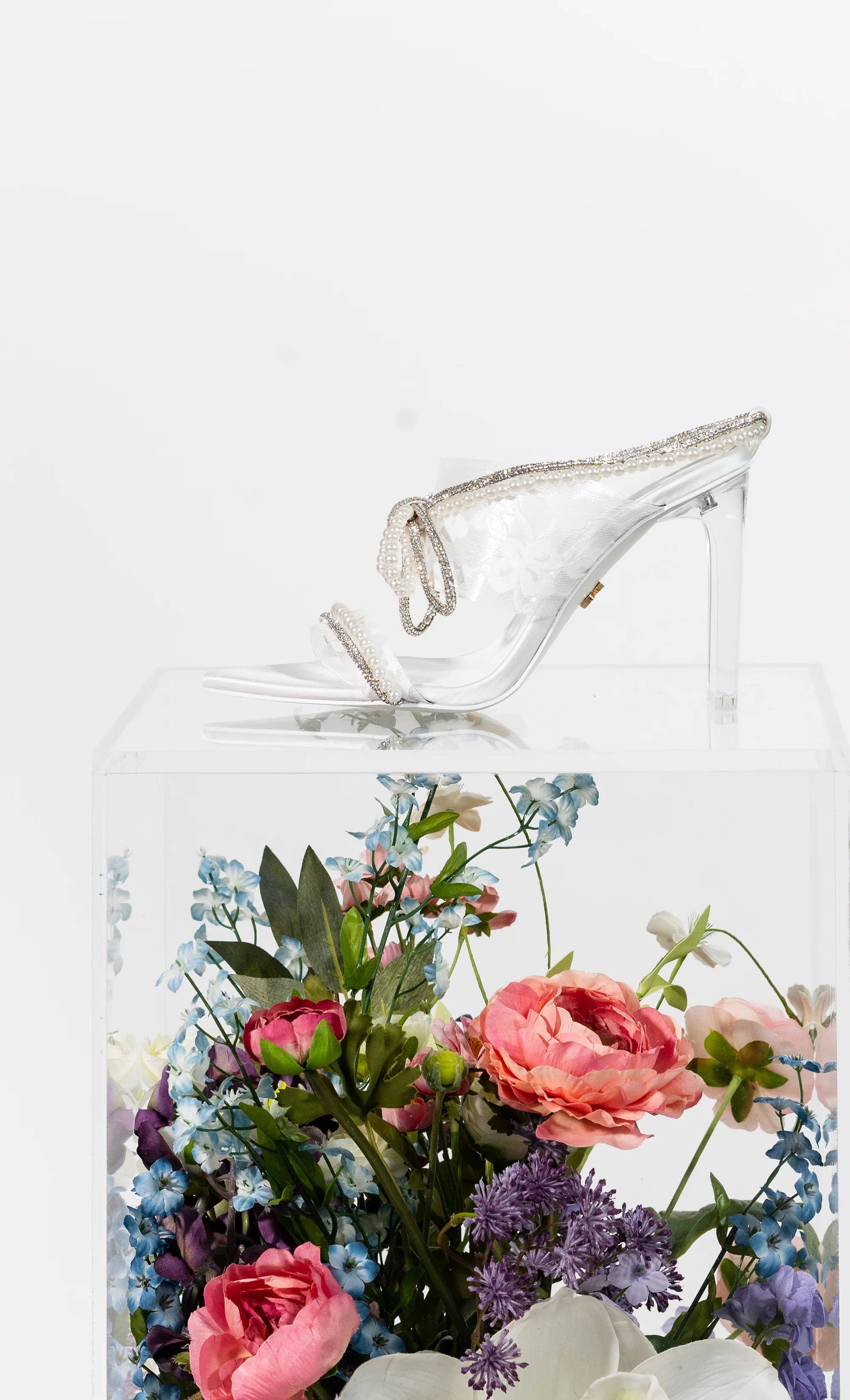 She is Cheval - Wholesale High Heels - Women's - Laser Kitty 30007