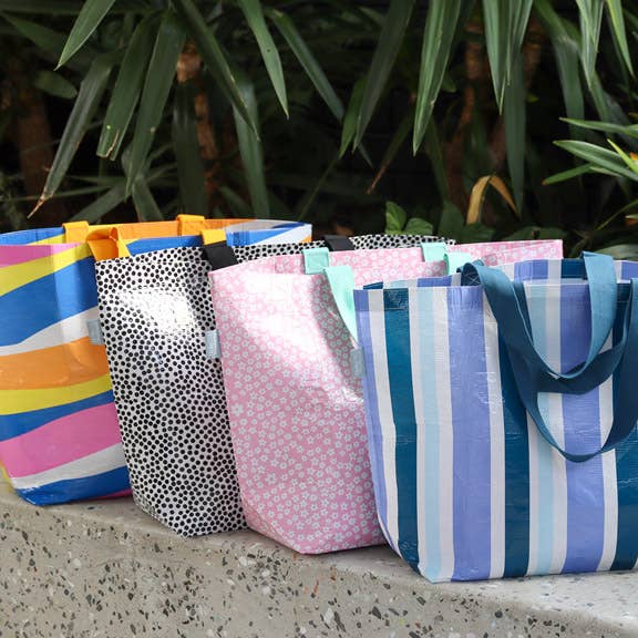 Hello Weekend - Wholesale Tote bag – Women's - Blue & White Hamptons -  Large Tote Bag with  Zip Pocket14