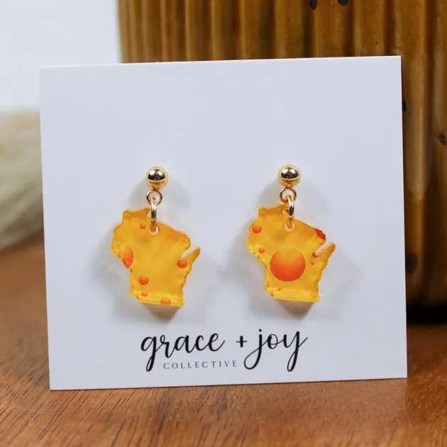 Wisconsin Ost Dinglande Örhängen, Akrylörhängen för wholesale av Grace + Joy Collective