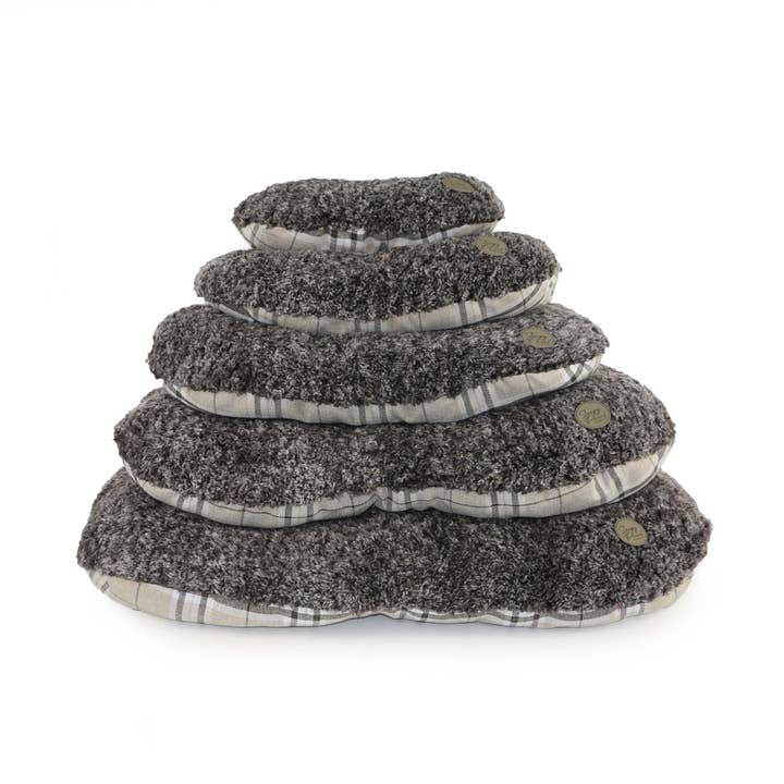 Ancol Pet Products Ltd - Wholesale Pet Bed - Dog - Sleepy Paws Oatmeal & Check Oval Cushion