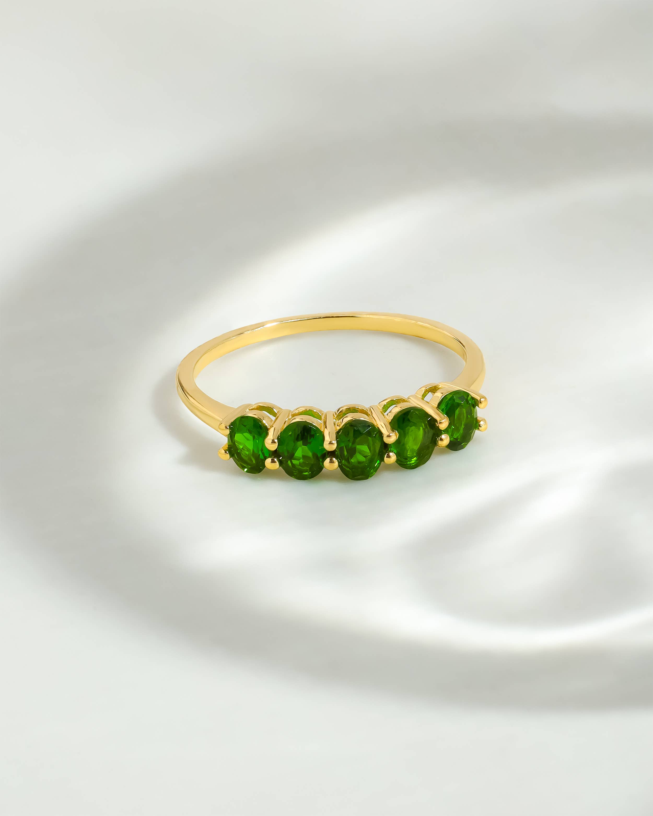 Tiramisu - Vendita all'ingrosso Anelli multipietra - Anello Eternity in argento sterling placcato oro 14K con diopside cromato1