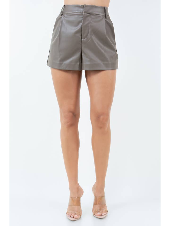 Veracci - Wholesale Korte broeken - Dames - Klassieke korte broek van imitatieleer met zakken4