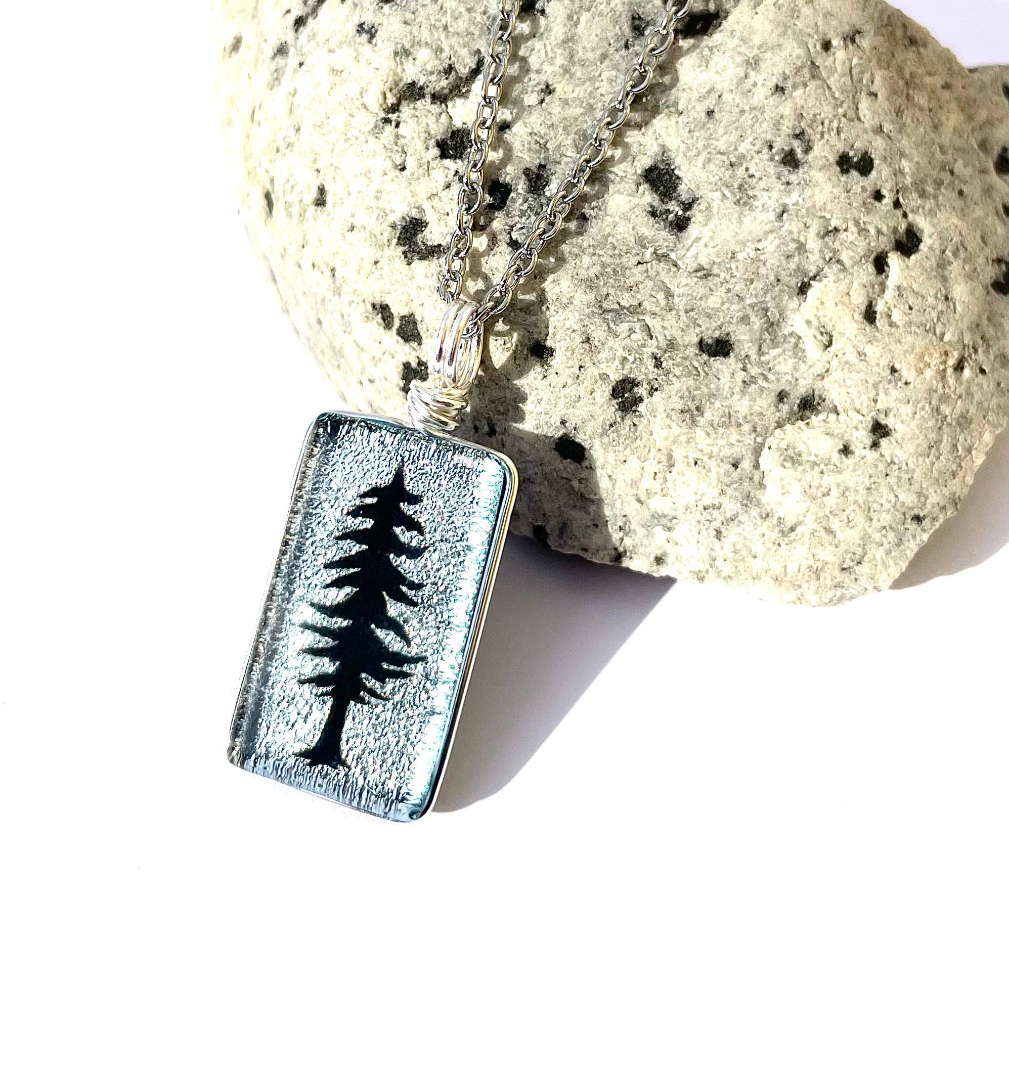 Flame Work Designs - Glass Jewelry - Wholesale Halskettinghanger - Dichroïsche glazen hanger - Boomhanger - Sitka Tree1