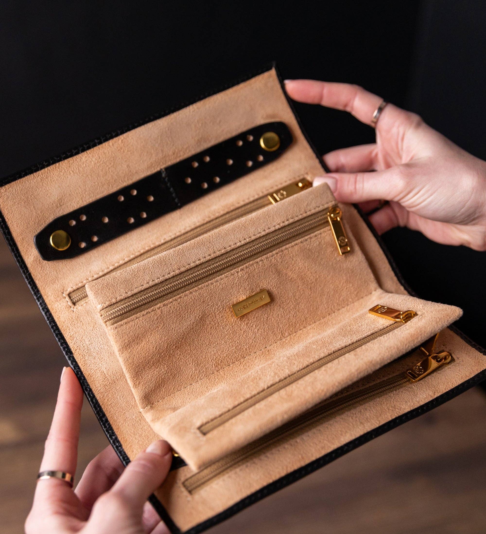 Time Resistance - Venta al por mayor Joyero/organizador de joyas - Estuche de Viaje para Joyas de Cuero para Mujer - Madame Bovary1