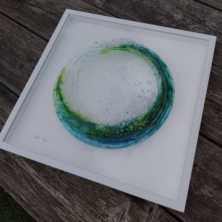 Dreya Glass – wholesale Wall Accent – Framed Fused Glass Large Tidal Wave (Round) Wall Art2
