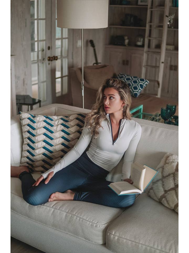 PHUTURE – Engroshandel Activewear-sæt – til kvinder – Cindy Prado - Lightspeed/Carbon Fiber Outfit1