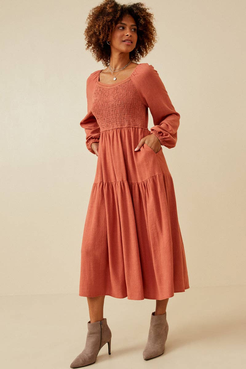 Hayden LA - Vente Robe – femme - Robe à étages pour femmes avec encolure à smocks et bordure en dentelle4