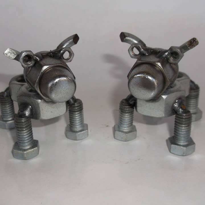 Creations Welded - Vendita all'ingrosso Statuette decorative - Pitbull, statuetta per cani in metallo, arte upcycled, cane in miniatura1