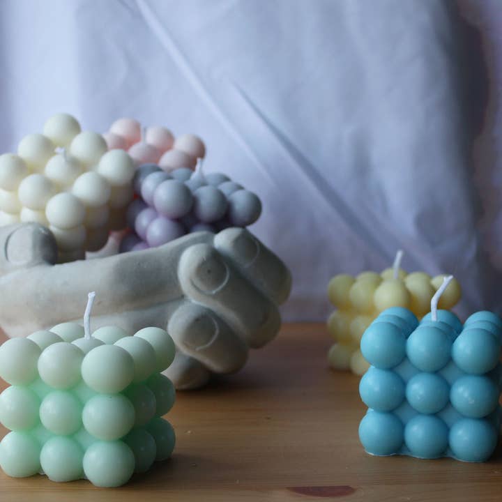 Bubbelbad: Ett handgjort sojavax roligt bubbelljus för wholesale av Sapphic Flames