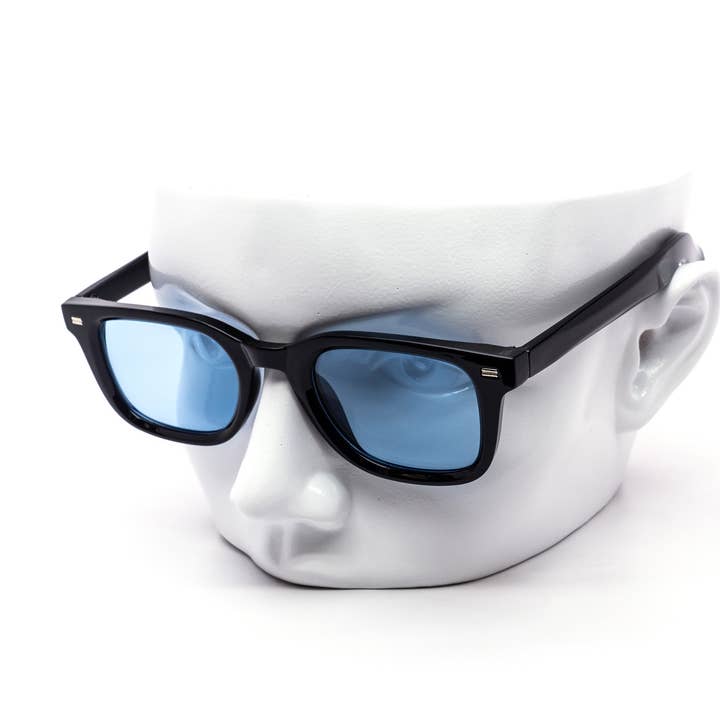 Moderne firkantede nørdede solbriller for engroshandel hos Still Friday